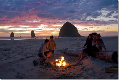 cannon_beach_family_bonfire
